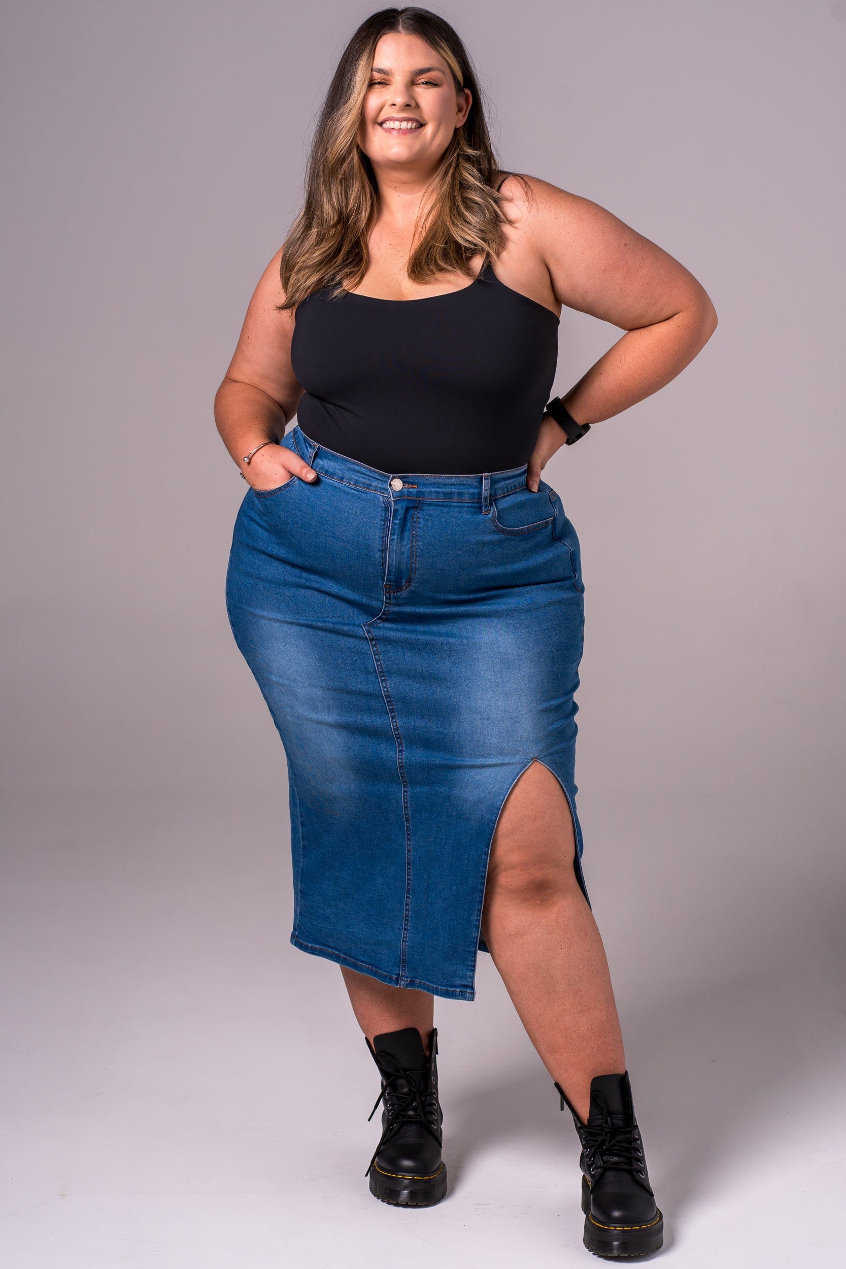 Classic Denim Skirt - Midi SKIRT