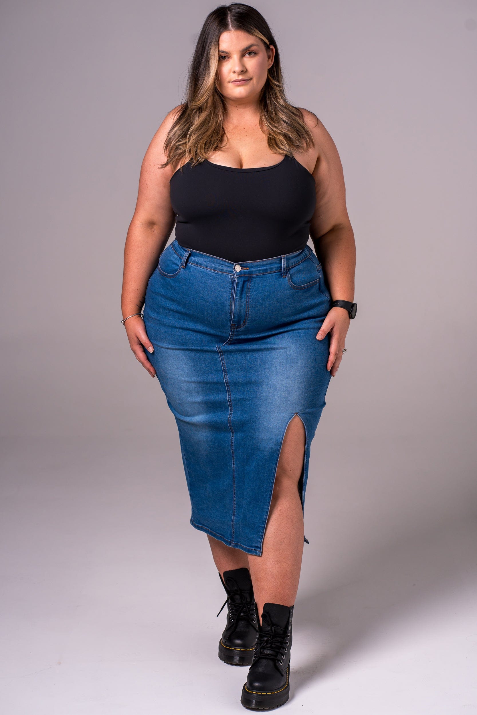 Classic Denim Skirt - Midi SKIRT