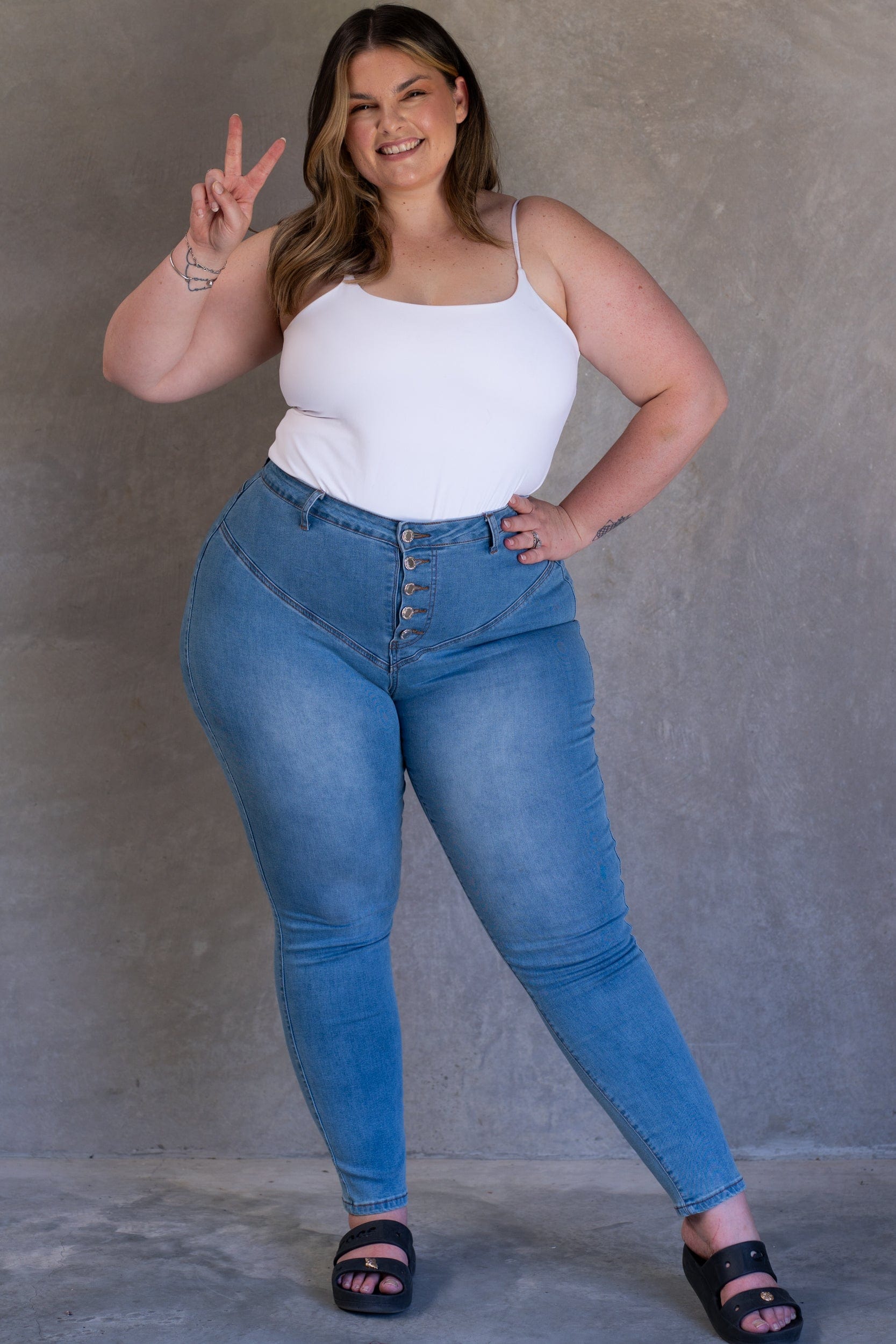 Signature slim straight online jeans
